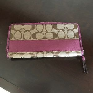 Coach Bags - Pre-Love Coach Wallet Coach Bags - Pre-Love Coach Wallet